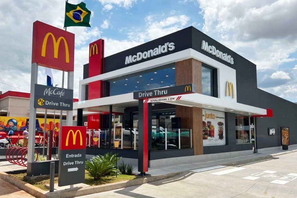 Imagem de uma unidade de franquia McDonald's | franquia de sucesso