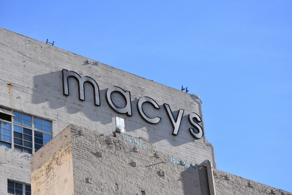 Foto de logo da Macy's em seu prédio