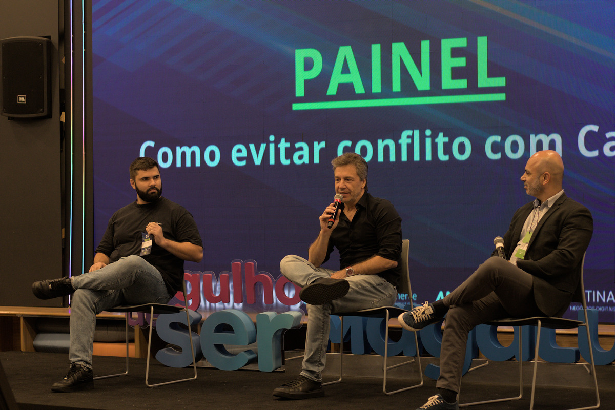 Israel Anjos, Carlos Padula e Ivan Ferreira em painel no Fórum D2C