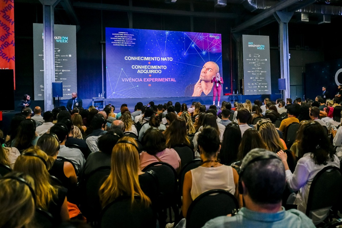 Palestra do evento Conecta Varejo no ano passado, com plateia grande