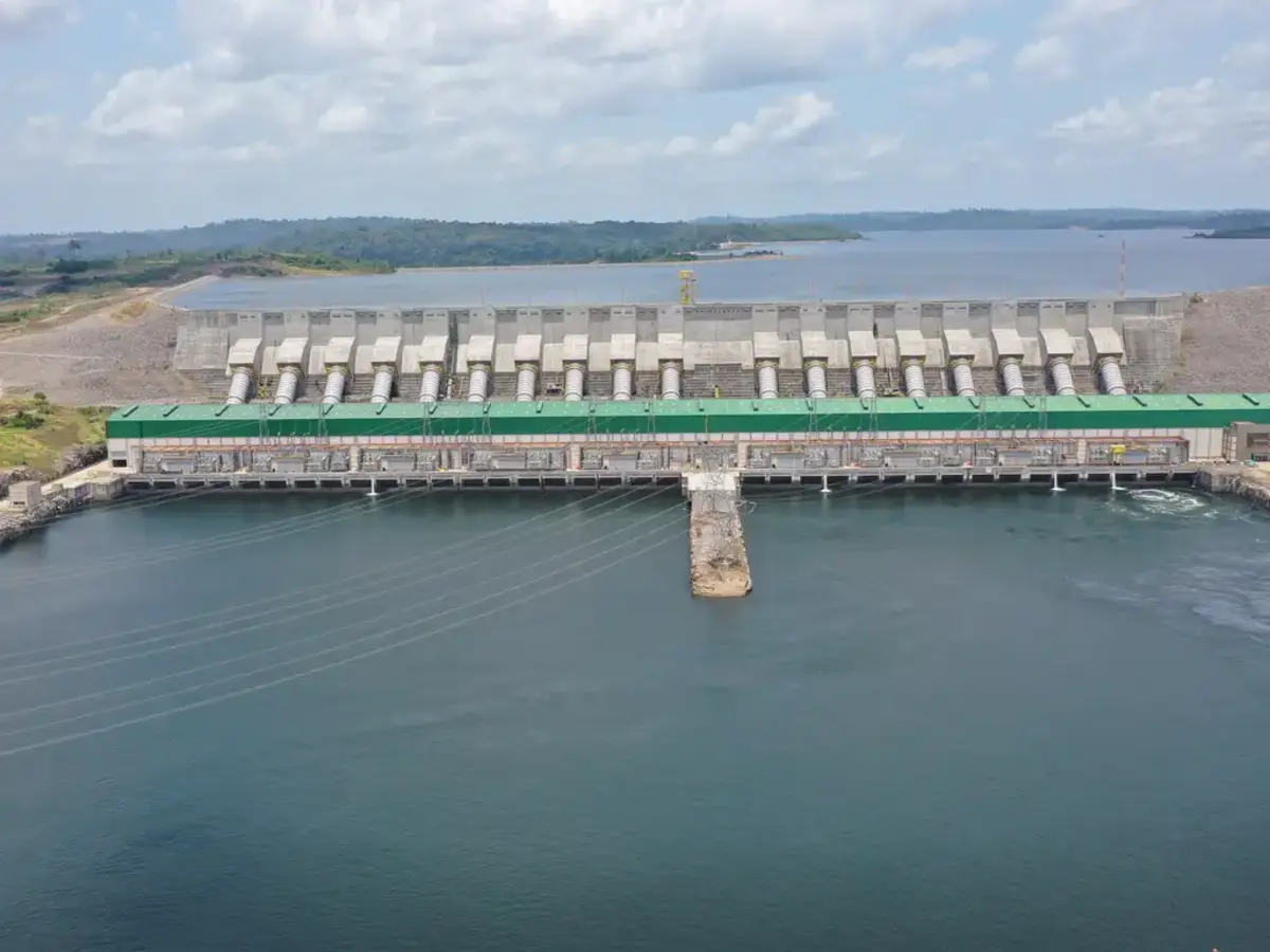 A Usina Hidrelétrica de Belo Monte é uma usina hidrelétrica brasileira da bacia do Rio Xingu, próximo ao município de Altamira, no norte do estado Pará