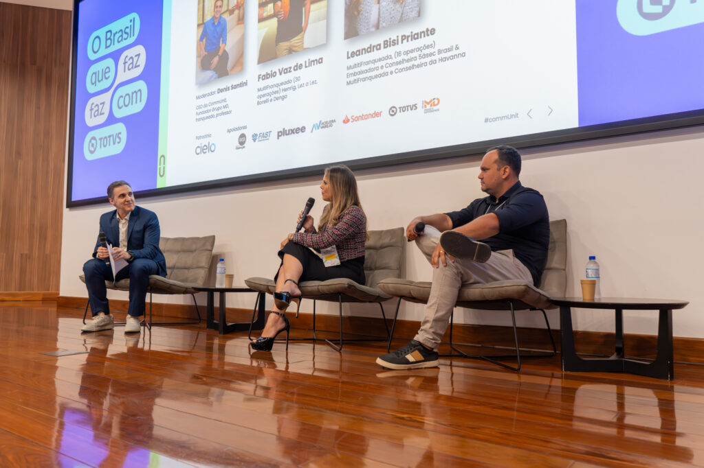 Denis Santini, Leandra Priante e Fabio Vaz de Lima em painel na divulgação da Segunda Pesquisa Nacional Perfil do Franqueado e Multifranqueado