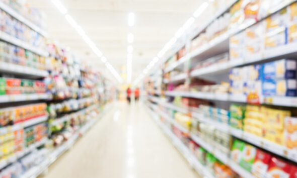 imagem de corredor de supermercado, representando o varejo ampliado; marcas de varejo