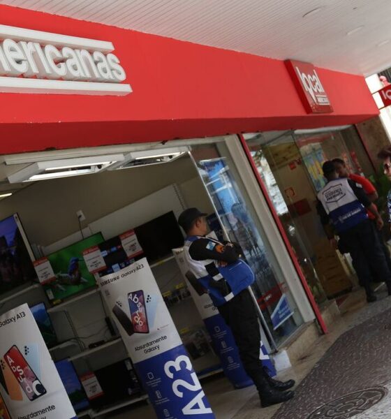 Fachada das lojas Americanas; Submarino e Shoptime; fraude