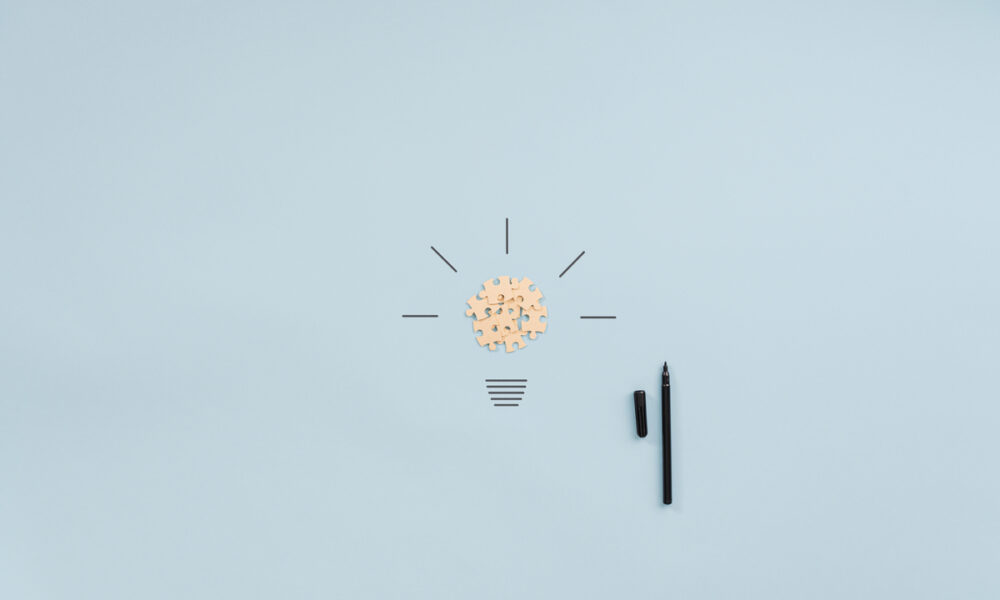 Imagem representando uma lâmpada acesa, o sinal de novas ideias; Prêmio de Inovação do Varejo tem nova edição