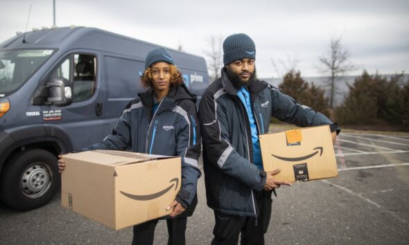 Trabalhadores da Amazon; comissão francesa. Conceito de marketplace