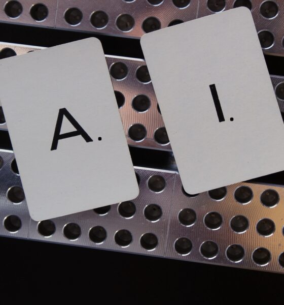 imagem com duas placas com as letras AI, simbolizando inteligência artificial; ferramentas de IA generativa; apps inteligência artificial