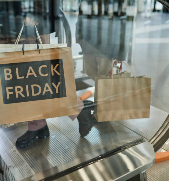 Sacola escrito Black Friday; ibevar