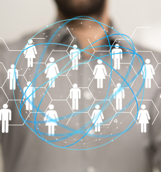 Ilustração digital com conceito de rede e dados; transformação digital; CDP