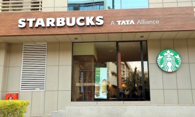 Fachada de uma loja Starbucks na Índia