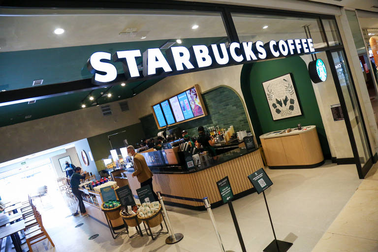 Fachada de loja do Starbucks; SouthRock