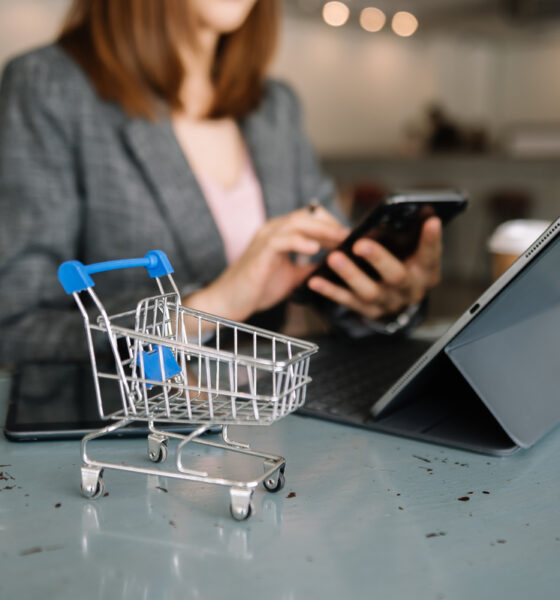 E-commerce x Omnichannel; taxação; black