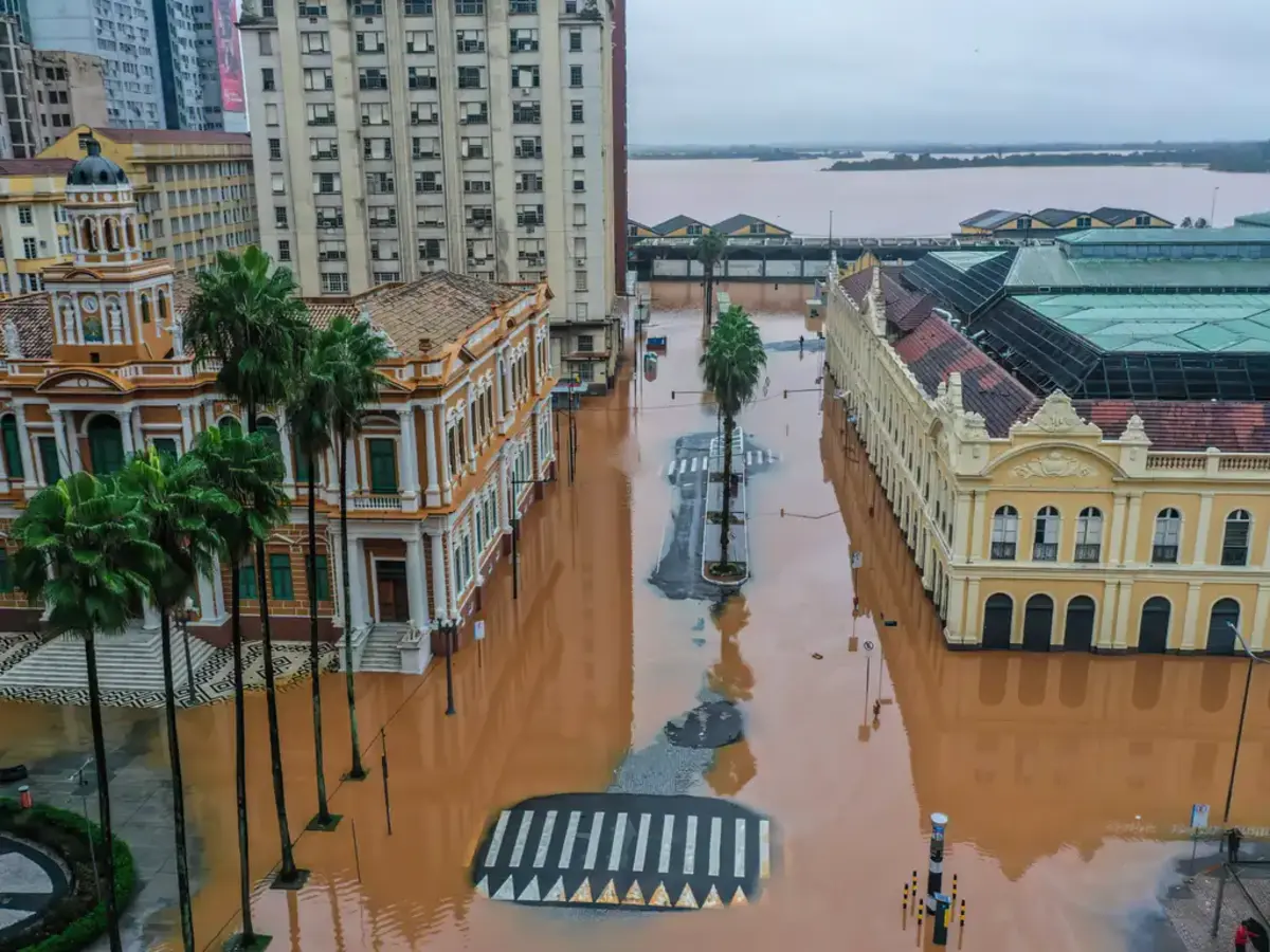 Centro de Porto Alegre completamente inundado; atividade ecomômica do rio grande do sul