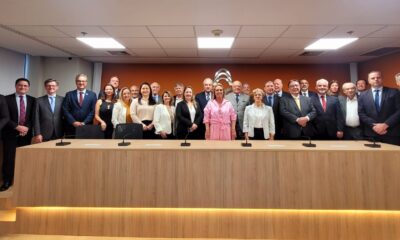 Representantes de entidades em Brasília, incluindo ABLOS, com o presidente do Senado Rodrigo Pacheco