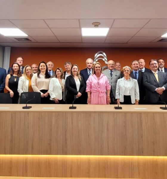 Representantes de entidades em Brasília, incluindo ABLOS, com o presidente do Senado Rodrigo Pacheco