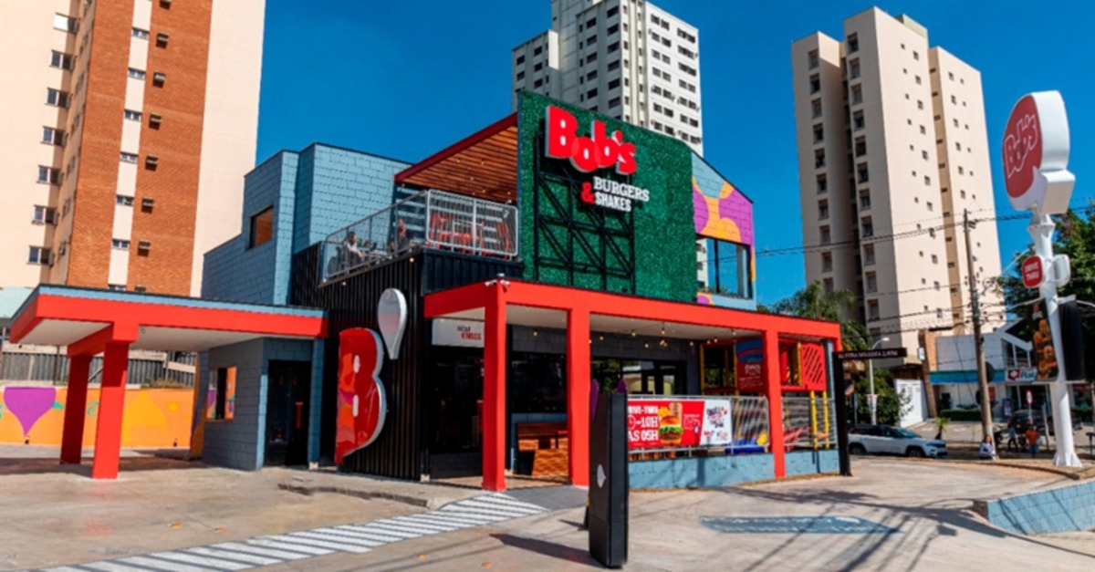 Fachada de loja da Bob's