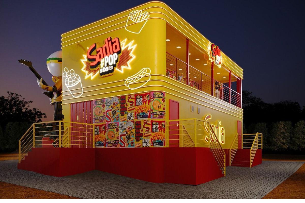 Sadia no Lolla com stand PopStars