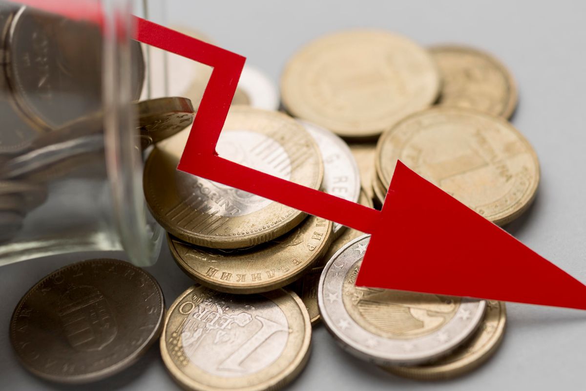 Atividade econômica no Brasil cai em 0,7%, segundo BC