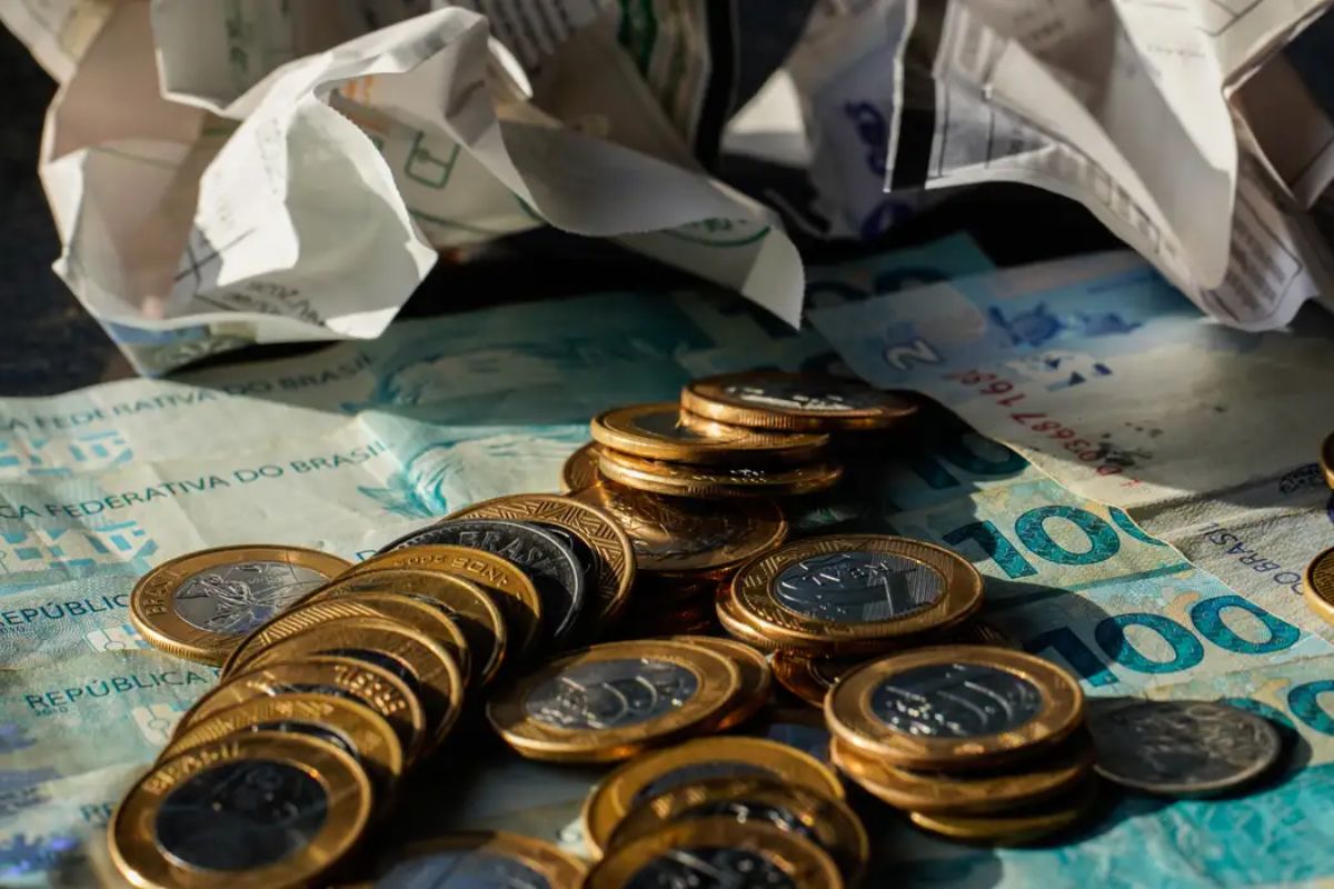 PIB avança 0,7% em maio com impulso do consumo das famílias, aponta FGV