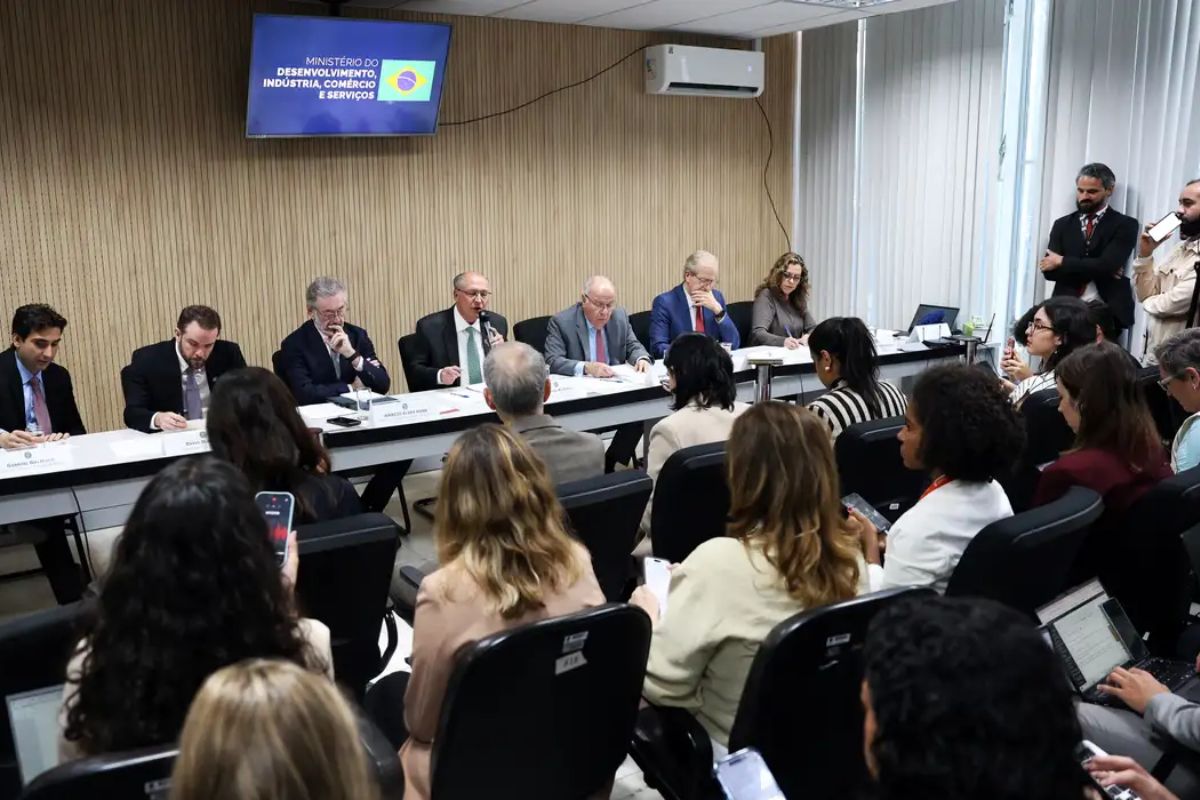 Tarifaço dos EUA: Governo do Brasil anuncia novo plano de apoio a setores afetados