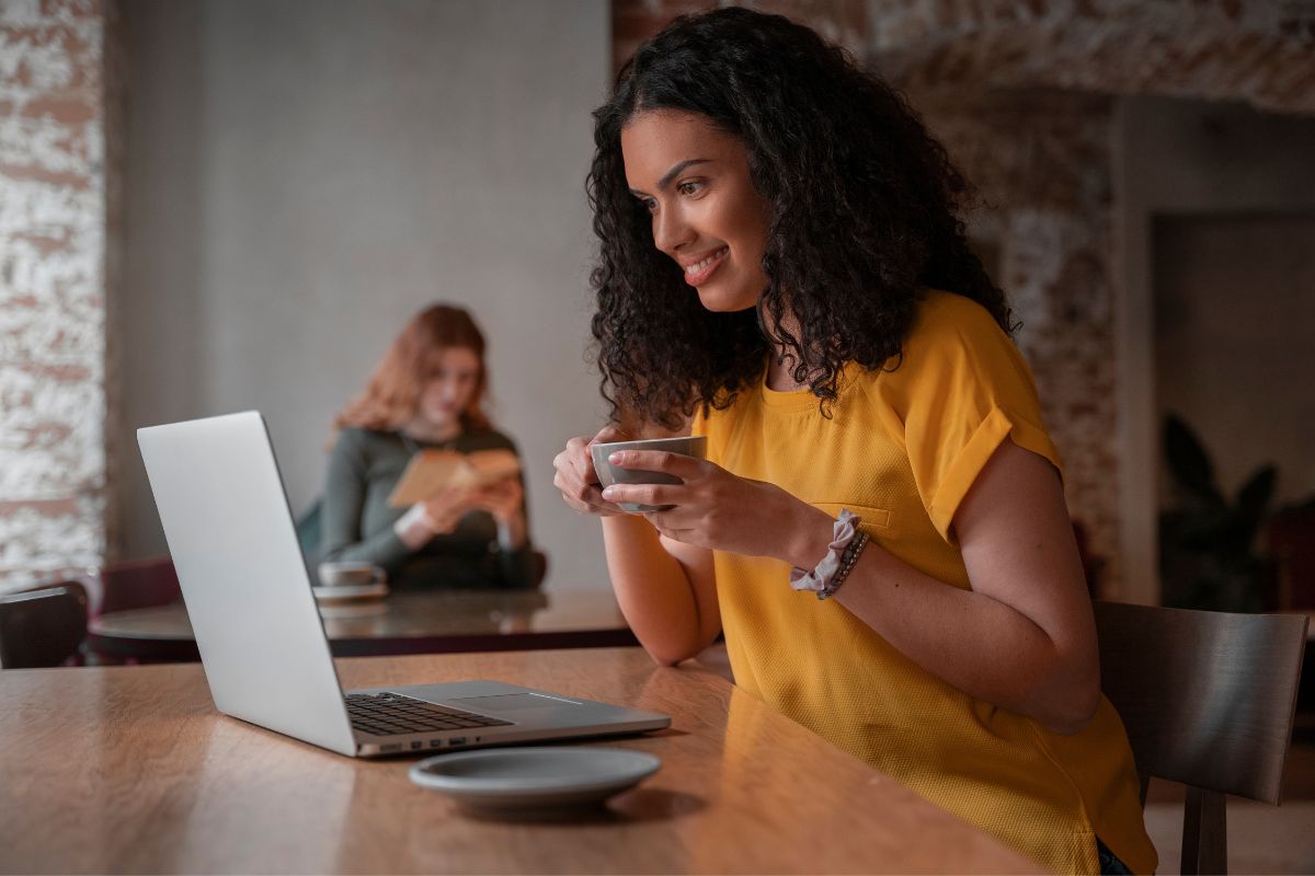 Promoções-relâmpago fazem 47% dos brasileiros ignorarem segurança em compras online, aponta estudo